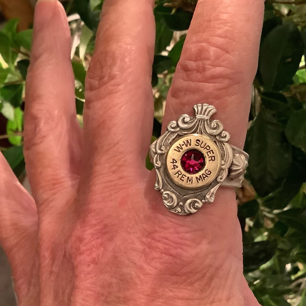 Ring, size 8.75